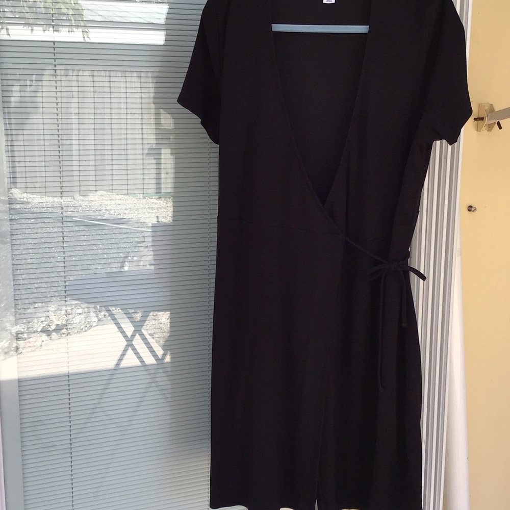 Old Navy Black Wrap-Style Midi Dress with Short Sleeves